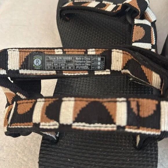 Teva Sandal
9
Multi color
Fun for summer ☀️ - Picture 3 of 3